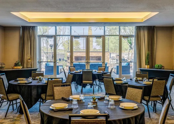 Hilton Garden North Scottsdale 4*